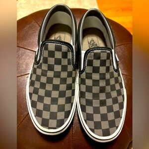 Vans!! Black and gray classic checkered print. Men’s size 6.5. Slightly used.